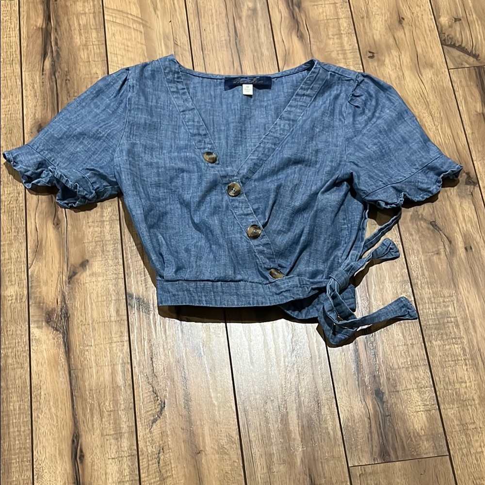 Blue Rain Chambray Short Sleeve Wrap Top Size Medium Women’s Summer Blouse vacay